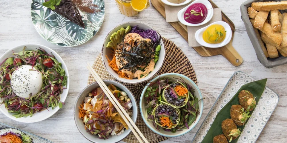 weganskie-zdrowe-jedzenie-z-gory